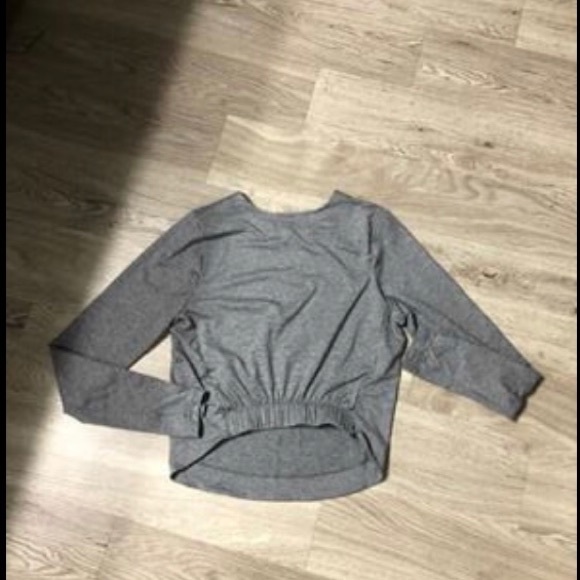 NIKE Women's Dry Element Metallic Logo Running Top - Picture 3 of 4